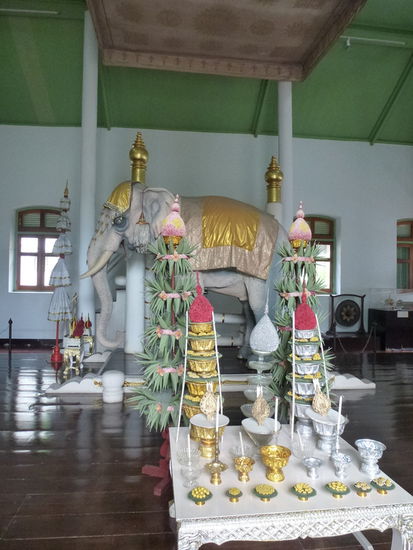 Eine Nachbildung des weißen Elefanten...