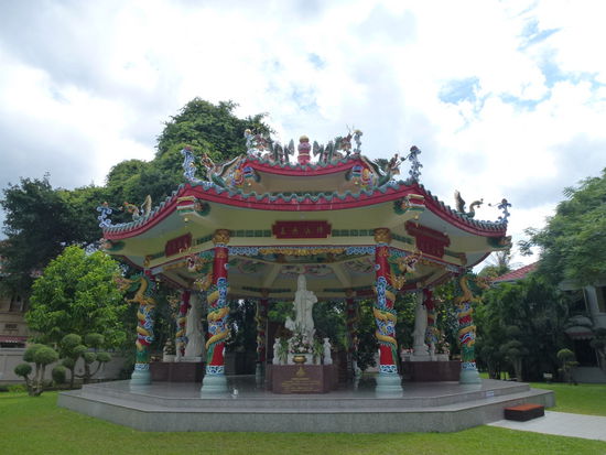 Tempel im Park