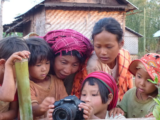 Sich öffnen! Andere Sitten, andere Gebräuche, freundliche Menschen einer anderen Welt! Trekkingtour Kalaw/ Inlaylake/ Birma