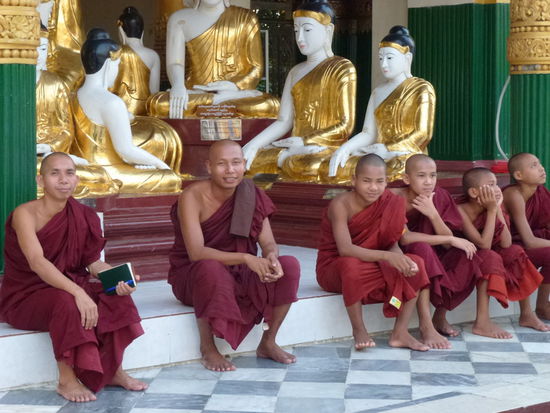 Gespräche! ...wo man sie gar nicht erwartet hätte. Yangon/ Birma