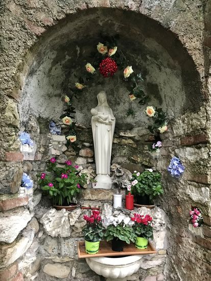 Unterwegs zu den Ausgrabungen: Grotte di Catullo