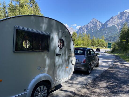 Und immer wieder schön, die Knutschkugeln vor der Zugspitze