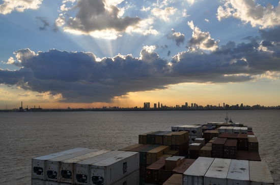 Sonnenuntergang hinter der Skyline Buenos Aires'