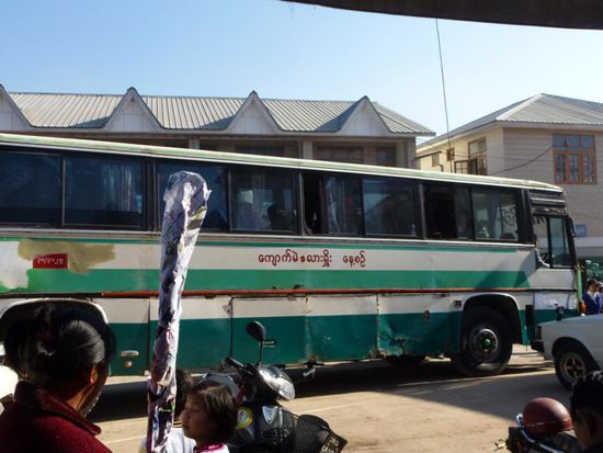 Lashio - Bus nach Hsipaw