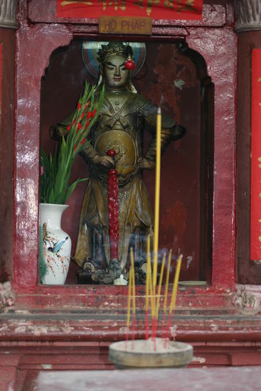 Ein kleiner Außentempel in der Pegode