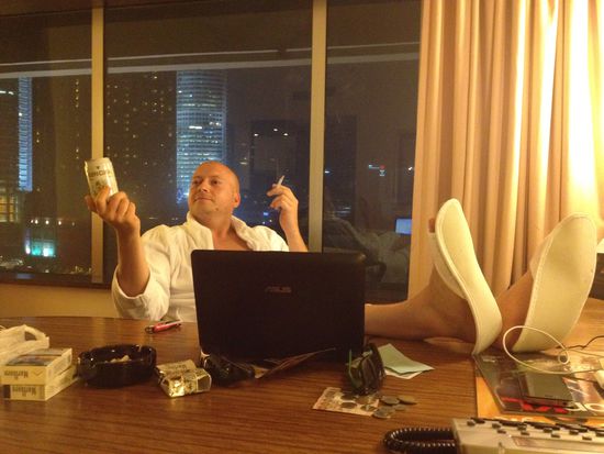 Der Chef in unserem Hotelzimmer....noch ein Singha bitte 