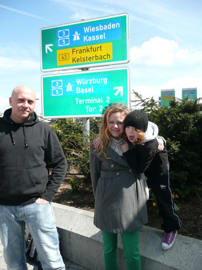 Unser ""Fahrservice" beim Warten auf den Abflug