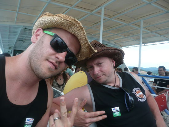 Die 2 Matrosen aufm Boot...oder doch eher Cowboys 