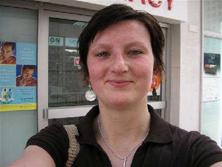 Selbstportrait mit roter Birne