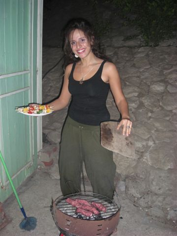 Miral am Grillen