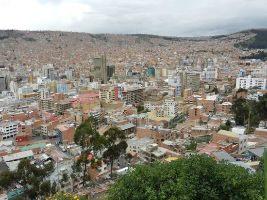 An der Kante des Kessels beginnt El Alto