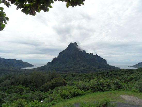 Belvédère - Ausblick auf Buchten Opunohu und Cook