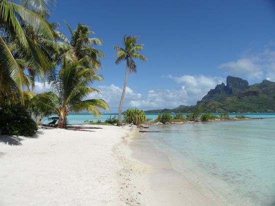 "Unser" Sandstrand am Motu