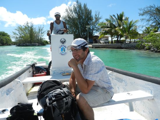 Mit dem Boot zur Unterkunft,...