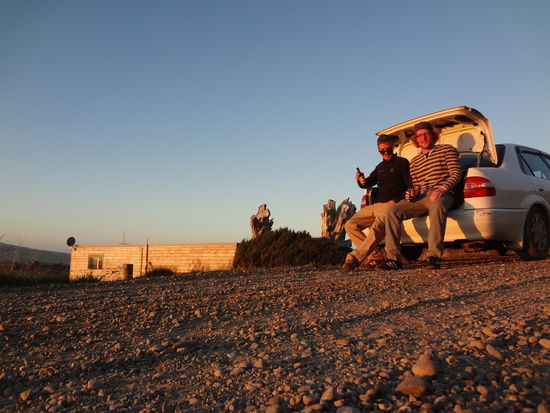Das lecker Feierabendbier beim Sonnenuntergang auf dem Weg nach Te Anau.