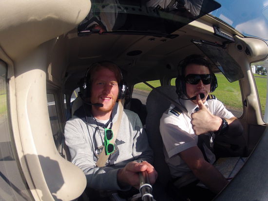 Flug mit Jason und Andy.