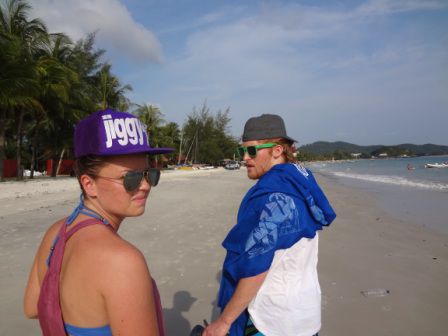 Die Hip-Hopper-Bande am Strand.