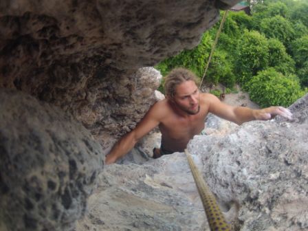 Dann haben wir Max die GoPro ins Seil gehängt und alle 2 sec ein Bild gemacht, einfach geil was dabei raus gekommen ist. Wär ein geiles Daumenkino.