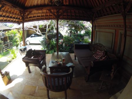 Unsere Terasse in Ubud. Die Unterkunft war wirklich sehr sehr nett.