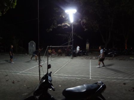 Sportaktion mit Flutlicht.