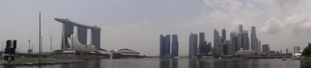 Hier die Skyline von Marina Bay.