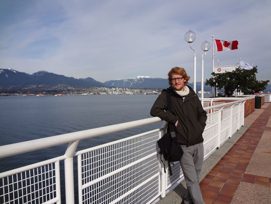 Bei schönem Wetter an der Waterfront von Downtown Vancouver.