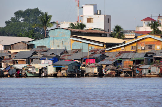 Kurz  nach  der Abfahrt in Phnom Penh