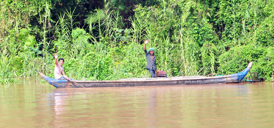 und wieder winkten uns die Leute zu.