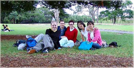 Picknick am Valentienstag
v.l.Stephie(Schweiz), Christoph, Tanja, Naomi(Japan) und SanJong(Korea)