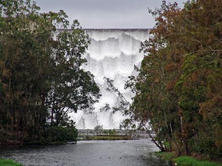 Lake Tinaroo Falls Dam