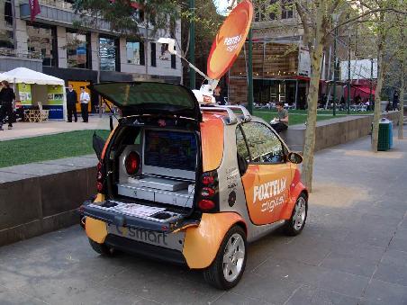 Ja auch in Australien gibt es Smart. Hier werden sie zu Sendewagen umgebaut....