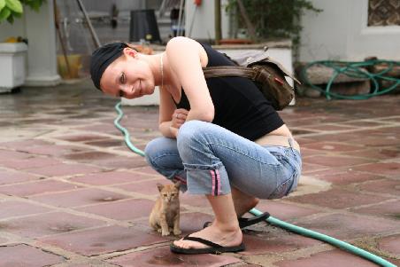 tina mit suesser tempelkatze