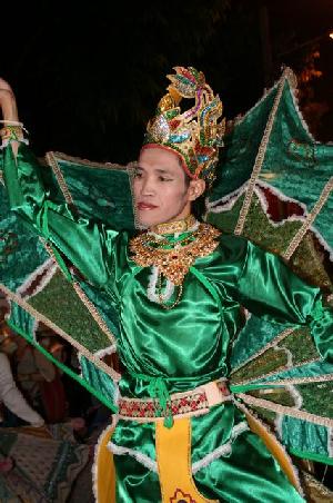 Taenzer beim Loi Krathong