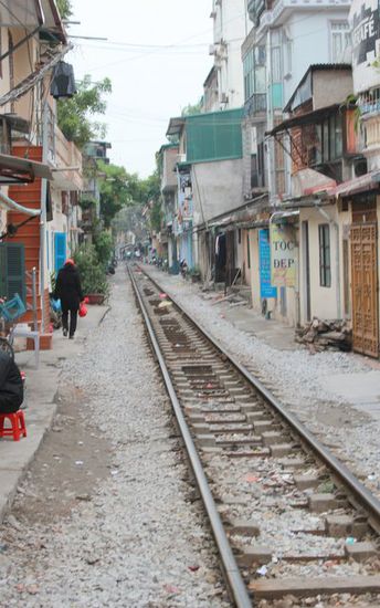 Bahnlinie durch Hanoi