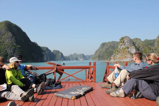 Auf dem Oberdeck beim Sonnen