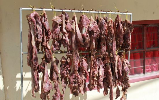 Fleisch zum trocknen aufgehängt - Bontoc