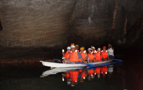 Auf dem "Underground River