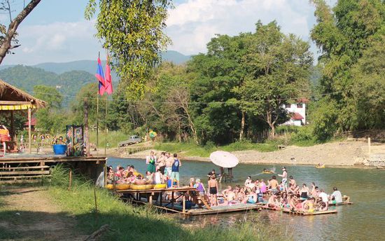 Tankstelle im Fluss.....
