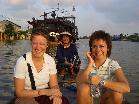 Seefahrt im ueberschwemmten Hafen von Hoi An