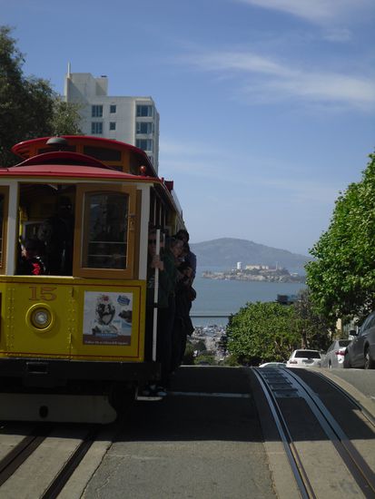 Das ist ein Cable Car und so hing ich da vorne auch 