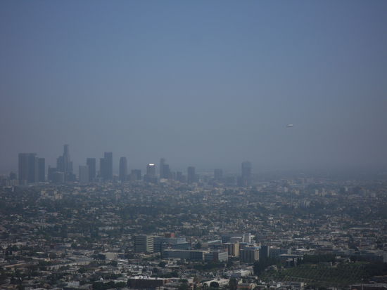 LA und die berühmte Smogwolke über dem riesigen Stadtgebiet
