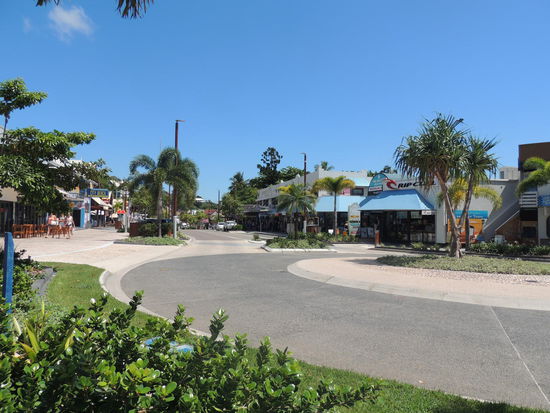 Das kleine Örtchen Airlie Beach