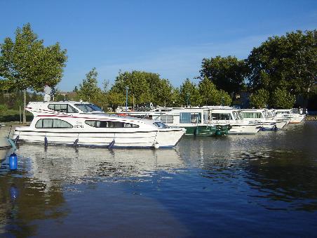 Der Hafen von Homps