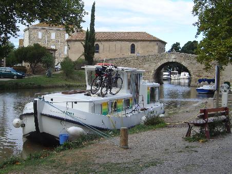 Die alte Brücke in Le Somail