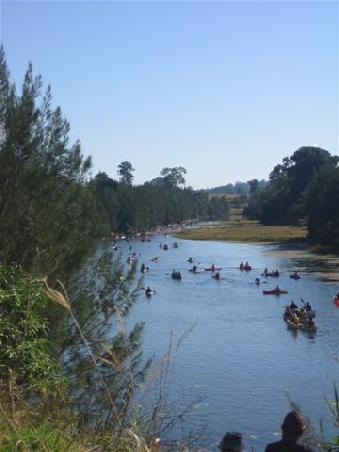 Die Demo - No Dam! auf dem Mary River