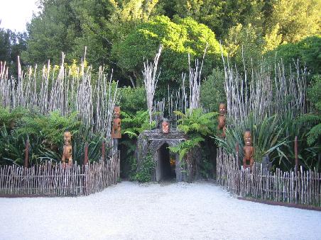 Der Eingang zum Maori Dorf