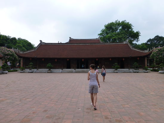 Käthi im Temple of Literature