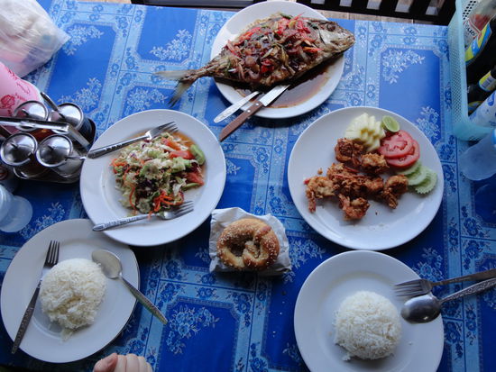 Sonntag 10:30 Uhr, Fruestueck  MIT BREZELE