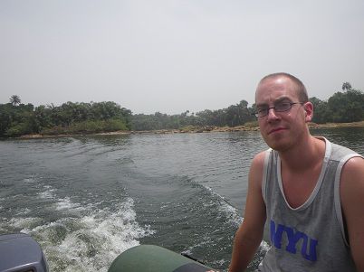 im Motorboot nach Tiwai Island