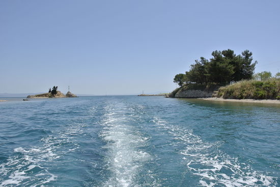 Ostseite der Durchfahrt bei der Halbinsel Kassandra